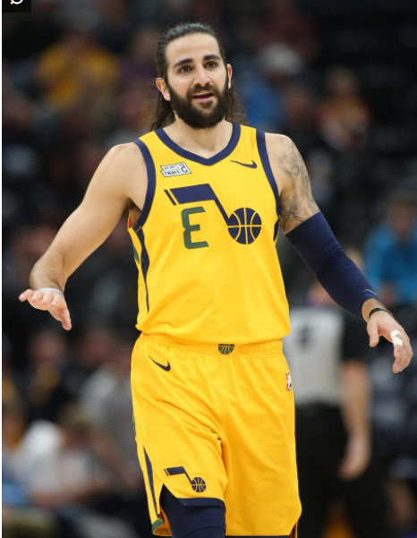 马刺队调整战术首发球员重心动作